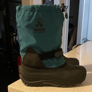 Kamik Teal and Black Waterproof Boots